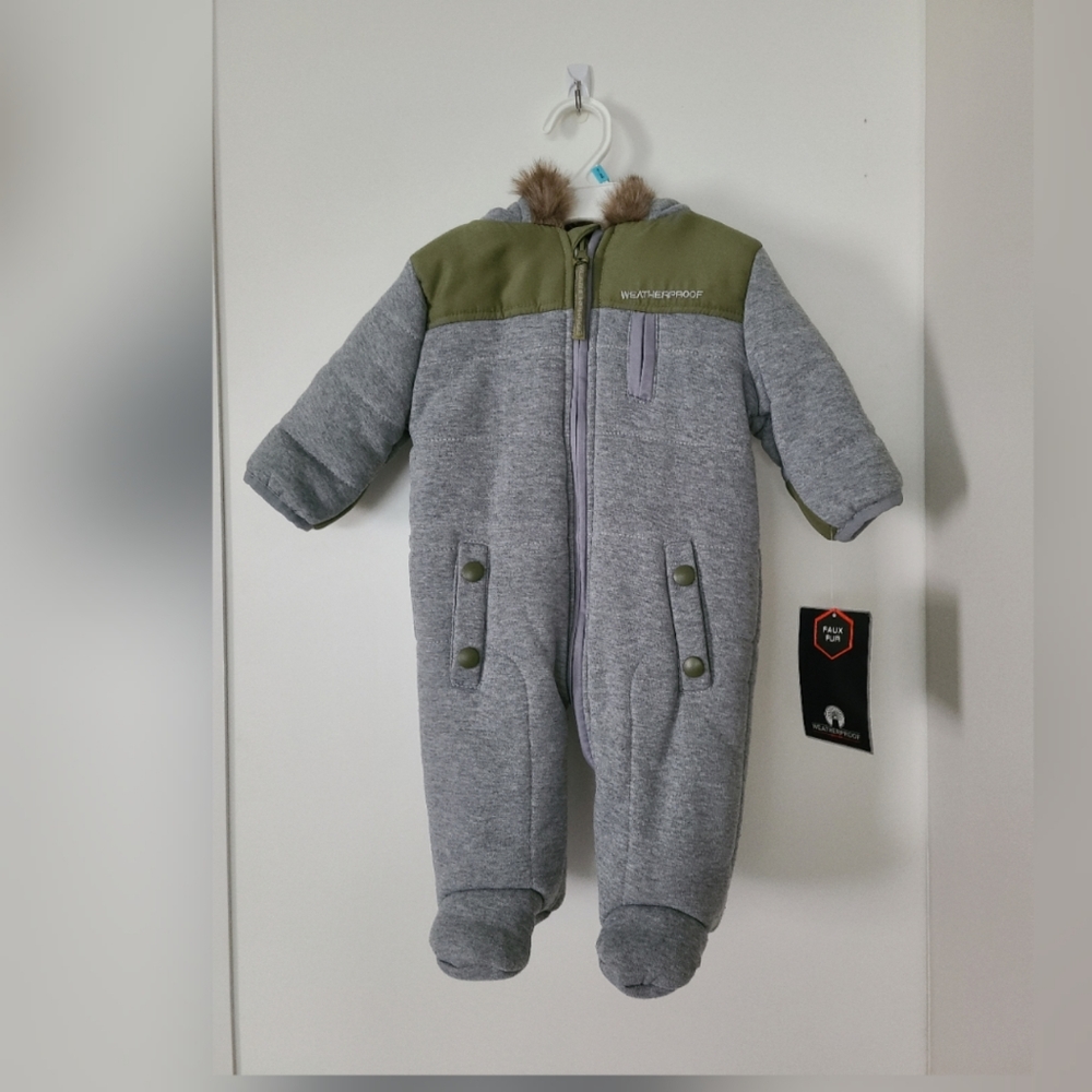 Baby snowsuit onsie with hood and faux fur. Gray and olive green.